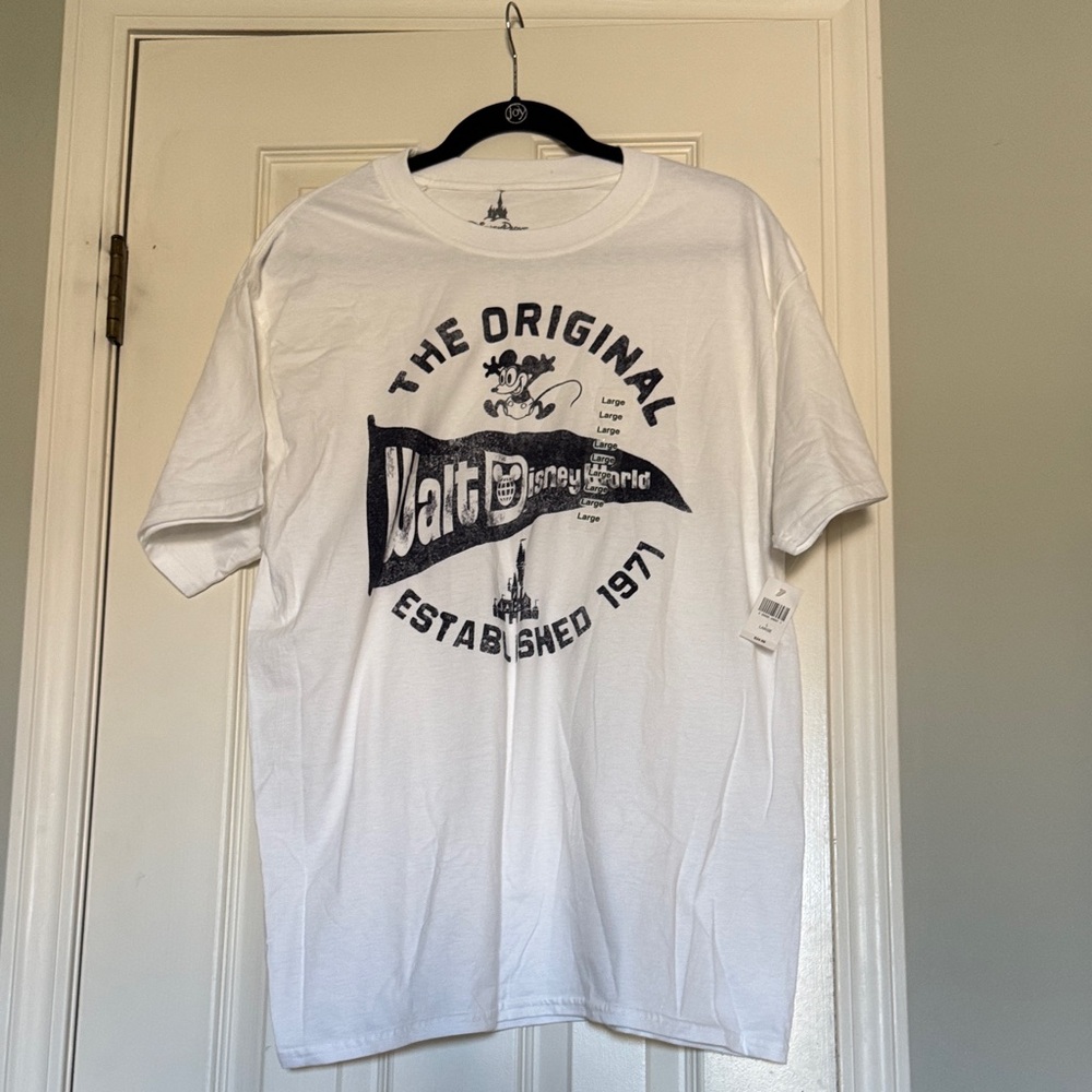 Disney White Graphic Tee - Short Sleeve
